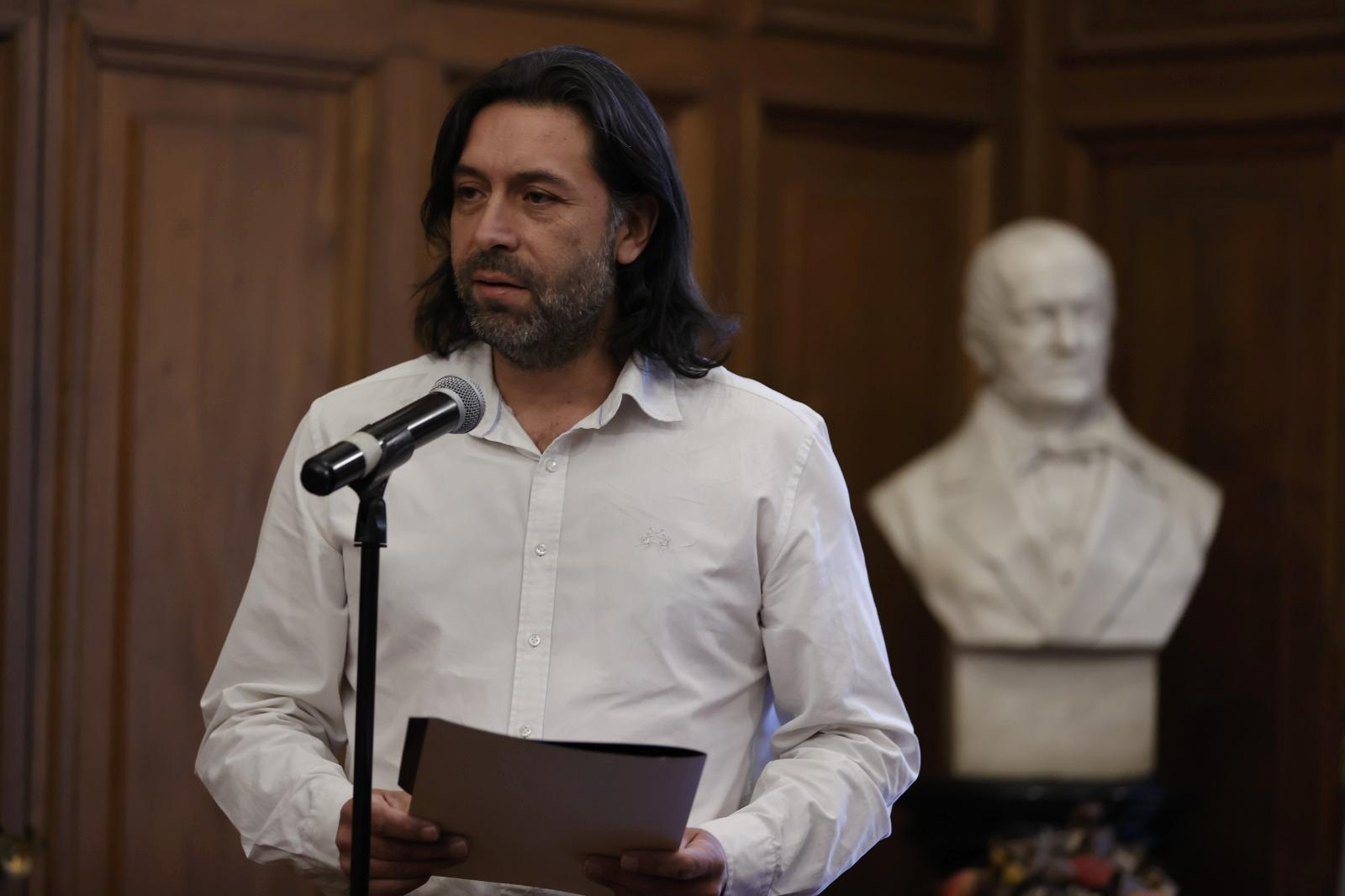 Desde la Facultad de Artes de la U. de Chile, el vicedecano Luis Montes dijo que “Museo y Universidad, debemos asumir juntos la tarea que nos propone el país, en tanto entidades públicas “cuyo norte sea Chile y las necesidades de su pueblo”.